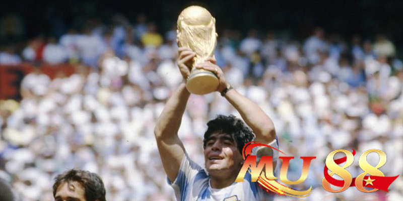 Châu Âu trỗi dậy và dấu ấn Cậu Bé Vàng Maradona